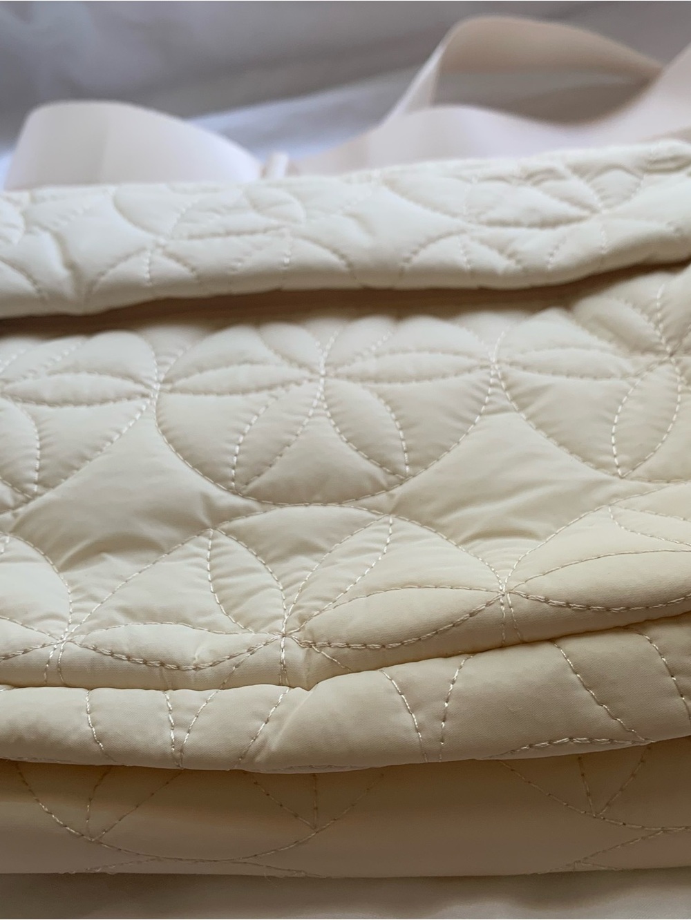 Gaiam Quilted Crossbody Bag Cream Yoga Boho Festival Lightweight - Picture 4 of 14